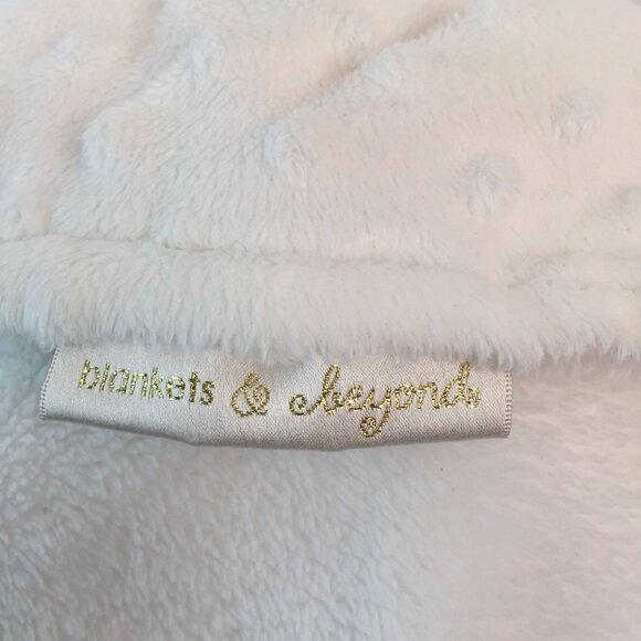 Blankets & Beyond White Gray Puppy Dog Lovey Baby Minky Dots Security Blanket - Picture 6 of 7